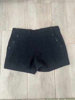 Banana Republic Classic Black Button-Front Women's Shorts, size 6